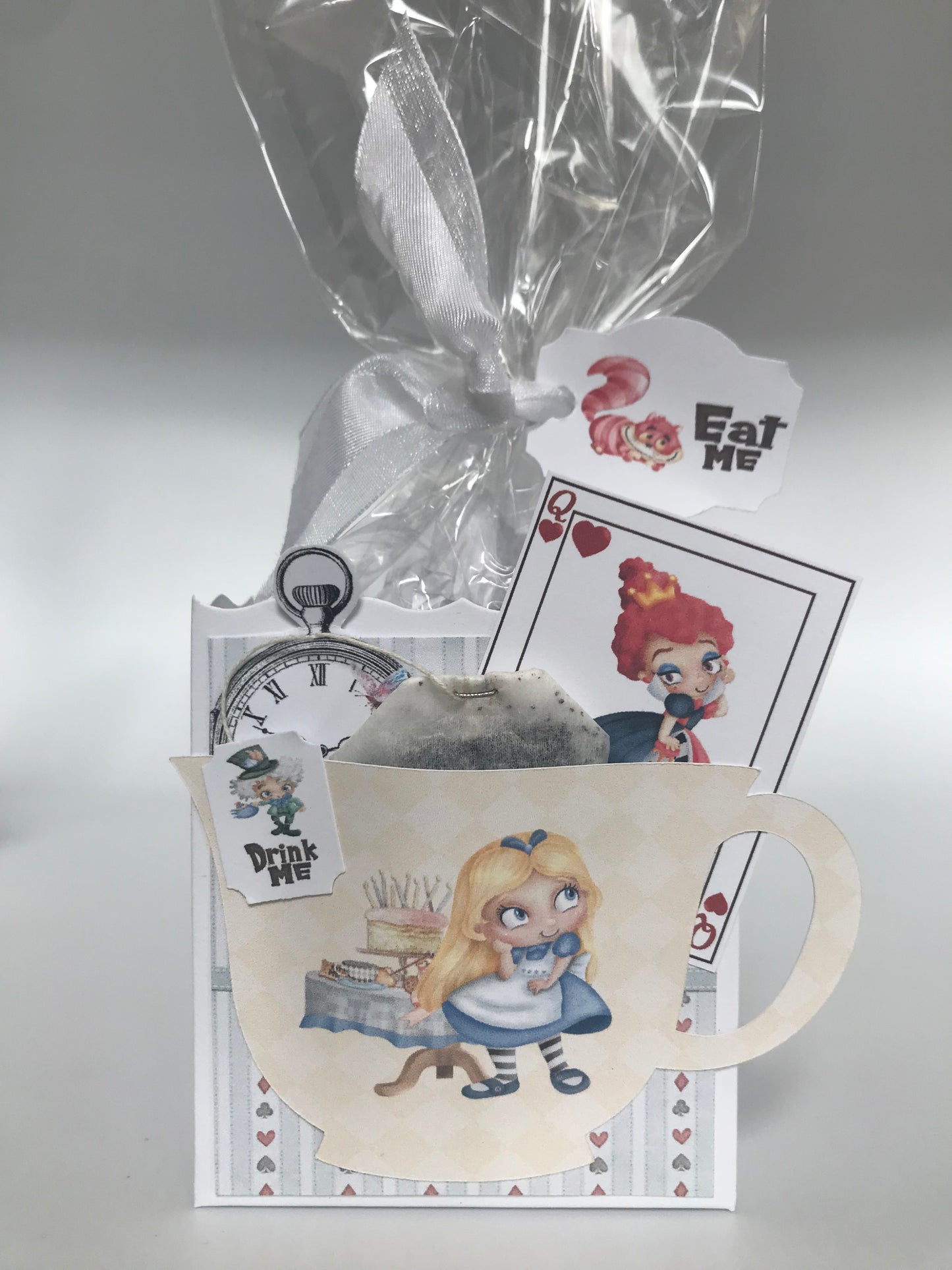Curious Alice in Wonderland Tea Party Favors - sitting