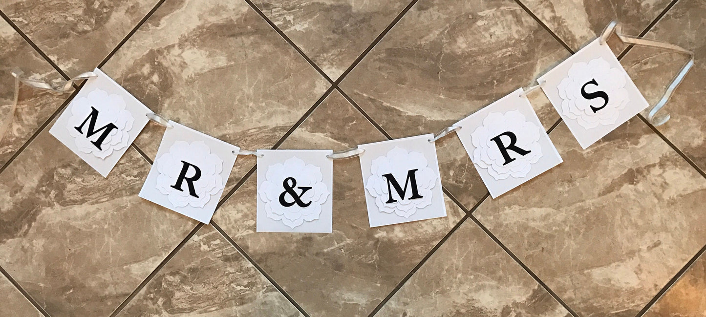 Mr & Mrs Banner / Floral Sign