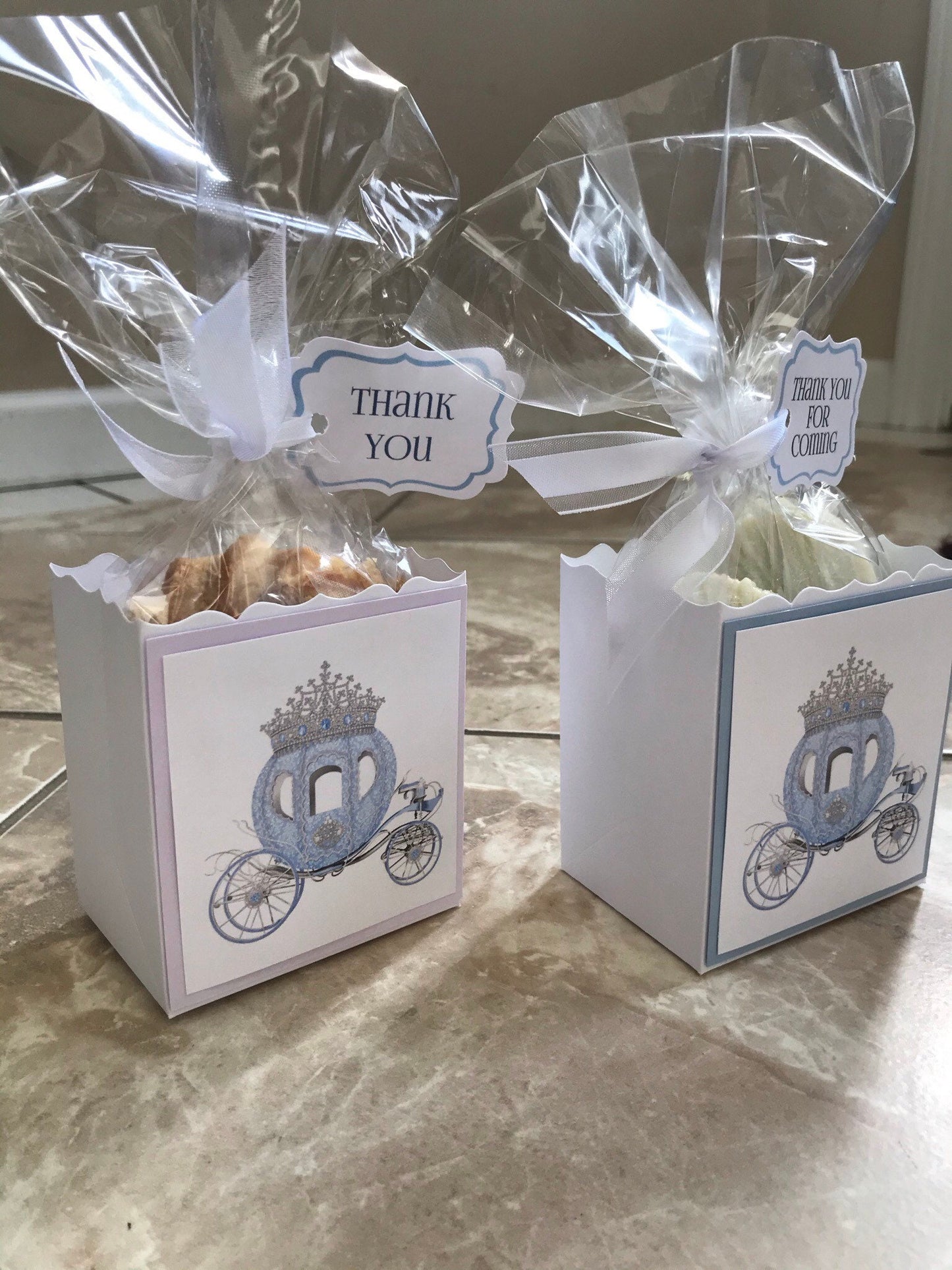 Blue Princess Carriage on blue mat Party Favor